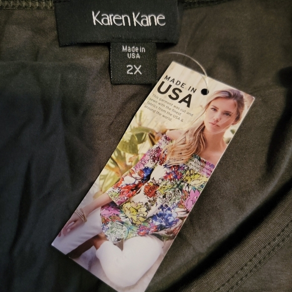 Karen Kane Colorblock Asymmetrical Top - Picture 4 of 5